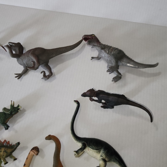 DINOSAUR BUNDLE LOT 3 bags - Picture 9 of 9